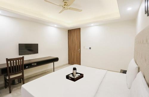 Sector 51 Hotel | Super Townhouse The AMV Hotel