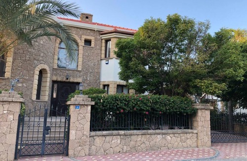 Acropolis Villa | Super Villa for rent 100m. from the sea