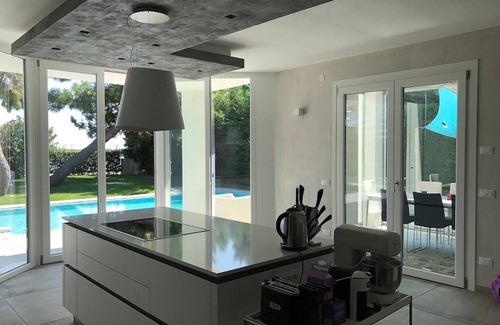 Isola Albarella Villa | Super Villa With Private Pool in Isola Albarella by Beahost Rentals