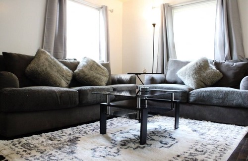 West Rock House | Superb 2-bedroom house with AC, in New Haven close to Yale, restaurants shops