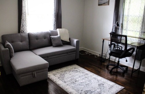 West Rock House | Superb 2-bedroom house with AC, in New Haven close to Yale, restaurants shops