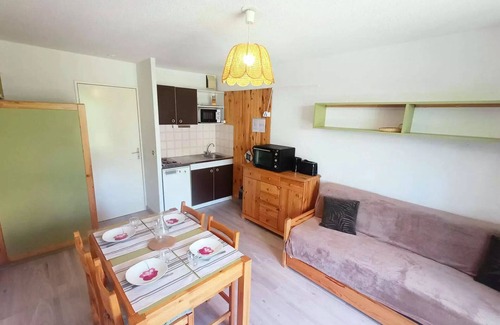 Reallon Apartment | Superb 4 Schlafstudio mit geschlossenem Schlafbereich in Réallon