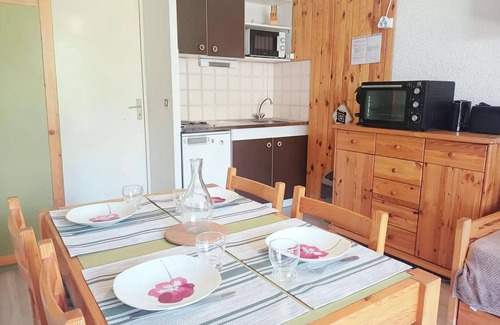 Reallon Apartment | Superb 4 Schlafstudio mit geschlossenem Schlafbereich in Réallon