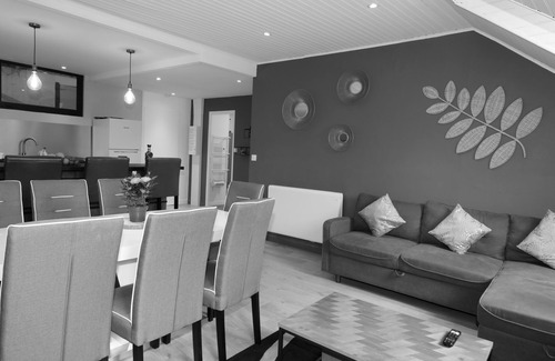 Esquieze-Sere Apartment | Superb 85 m2 apartment in city center
