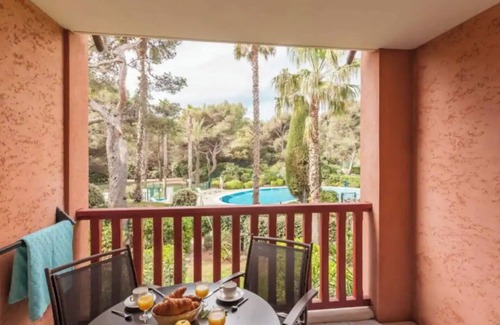 Giens Apartment | Superb apartment 50m from the beach