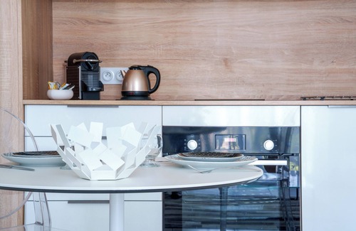 Tours City Centre Apartment | Superb Apartment in Tours City Center with Loire Viewn