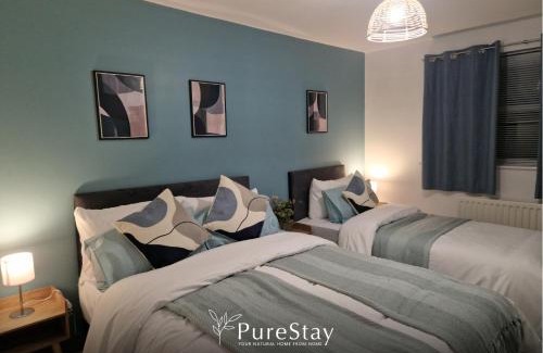 Stourport-on-Severn Apartment | Superb & Beautiful Stourport Home with 7 Beds by PureStay