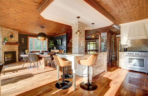 Saint Donat Ski Chalet | Superb Chalet on Lake Ouareau