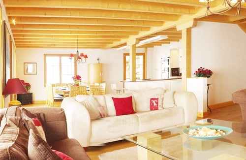 Leysin Ski Chalet | Superb chalet, stunning views, close to lifts and all services.