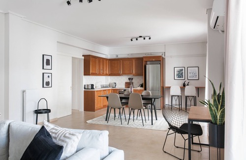 Amarousion Apartment | Superb & Comfy 2 BD Apartment in Marousi