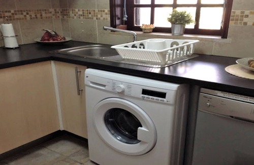 Alpouvar Apartment | Superb g/floor apart. With aircon, SKY TV, full Package inc SKYsports & films