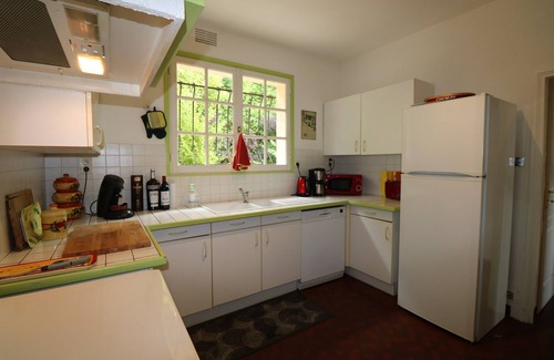 La Fagette House | SUPERB HOLIDAY HOUSE WITH PRIVATE POOL, 800M FROM SHOPS AND RESTAURANTS