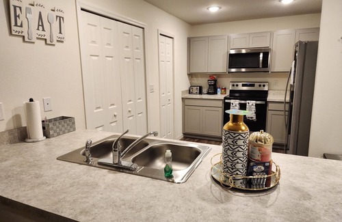 Ocala House | Superb Location, Convenient Stay & Free ParkingnMarion Oaks Ocala Florida