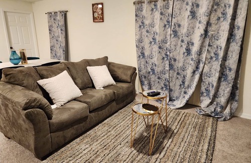 Ocala House | Superb Location, Convenient Stay & Free ParkingnMarion Oaks Ocala Florida