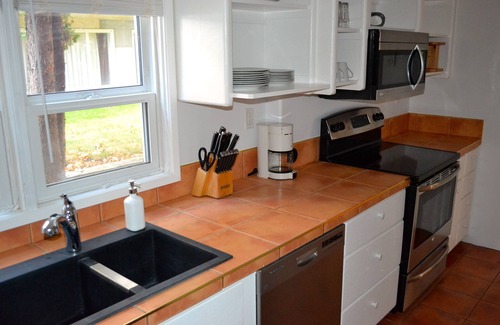 Okanagan-Similkameen House | *SUPERB LOCATION* Directly Across from Lake Okanagan!