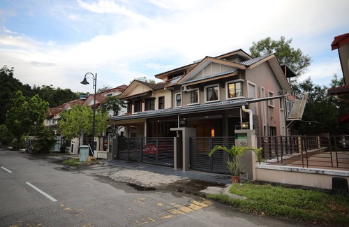 Kota Kinabalu House | Superb Location Spacious Home