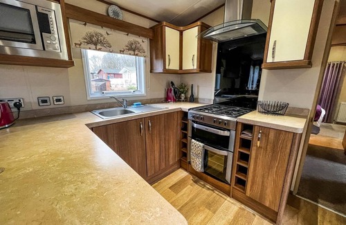 Haveringland House | Superb lodge in rural Norfolk near Norwich, with lake views & fishing ref 16018H