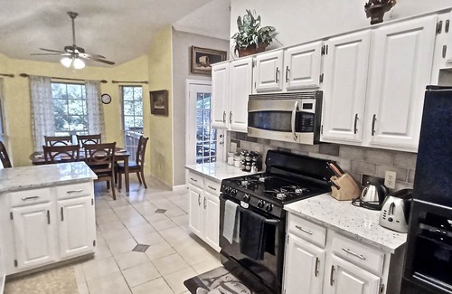 Block House Creek House | Superb,Pet friendly. Big Backyard on Greenbelt. HEB Center. ATX Kalahari,183