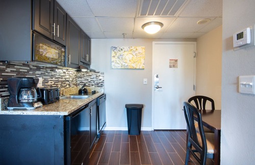 Florida Center Apartment | Superb Renovated Suite, Amazing Water View Best Location to Disney and Universal