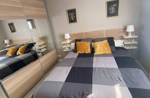 Saint-Remy-en-Rollat Bed & Breakfast | Superb spacious bedroom