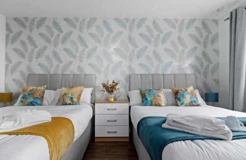 Charlton House | Superb Stonewall Terrace