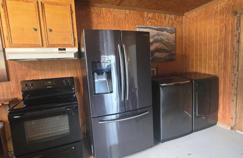 Dayton Apartment | Superb studio with AC in charming Dayton Texas.