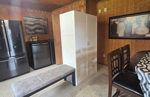 Dayton Apartment | Superb studio with AC in charming Dayton Texas.