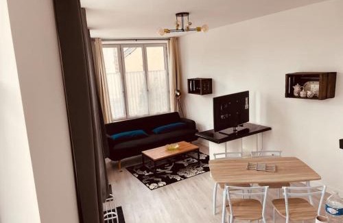 Lignieres-de-Touraine Apartment | Superbe appartement à la croisée des 4 Châteaux
