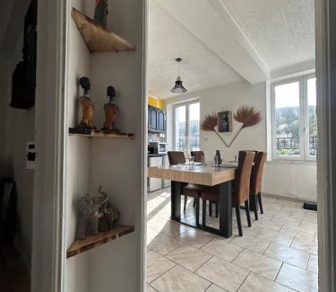 Bogny-sur-Meuse Apartment | Superbe appart rénové vue sur Meuse Miss Africa