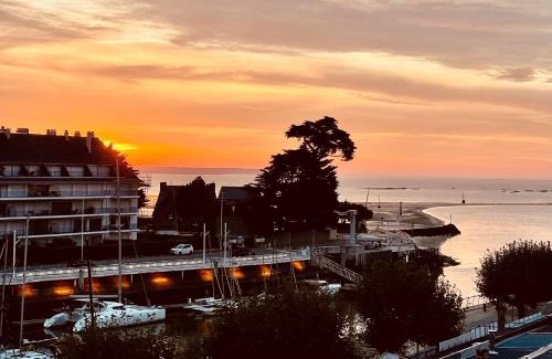 Le Pouliguen Apartment | Superbe appartement 4 personnes Le Pouliguen avec vue magnifique sur le port et la mer