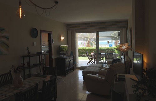Cubelles Apartment | Superbe Appartement en Front de Mer, Avec un Minigolf et une Piscine