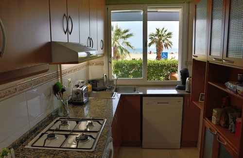 Cubelles Apartment | Superbe Appartement en Front de Mer, Avec un Minigolf et une Piscine