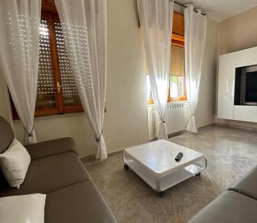 Montefalcione Apartment | Superbe Appartement de 5 pièces avec 3 grandes chambres situé dans un jolie village