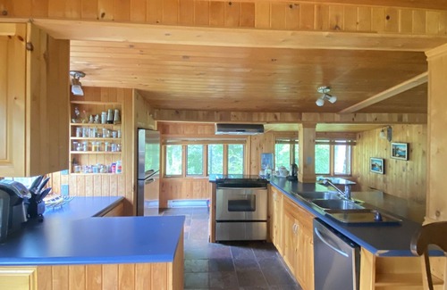 Montcalm Ski Chalet | Superbe Chalet au Coeur de la Nature et à Proximité D'un Corridor Aérobique