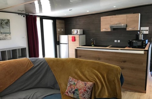 Saint-Andre Apartment | Superbe logement avec piscine chauffée et Jacuzzi