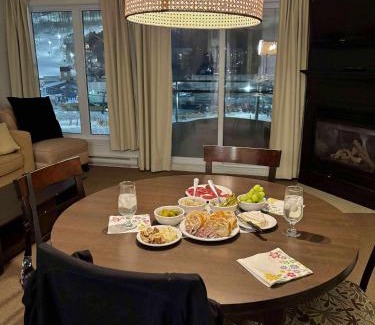 Bromont Apartment | Superbe ski-in ski-out condo