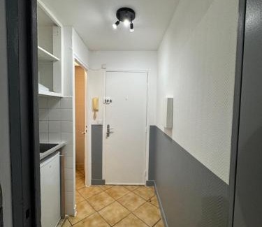 Melun Apartment | Superbe Studio à 300 metres Gare