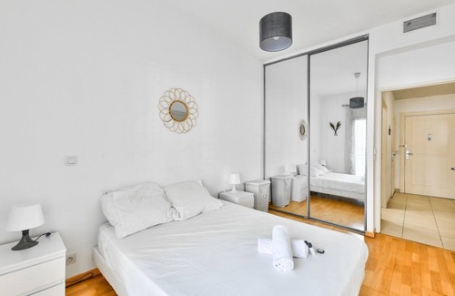 7th Arrondissement Apartment | Superbe T2 Front de Mer