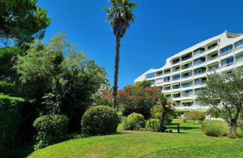 La Petite Motte Apartment | Superbe T2 tout confort 3 étoiles, entièrement renové avec piscine, parking, clim, wifi, Netflix