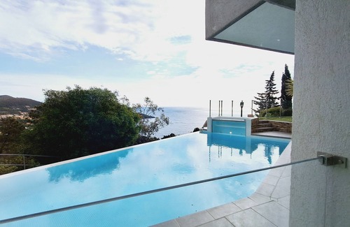 Espero-Pax Villa | Superbe Villa 4 Chambres - 10 Personnes - Piscine vue Panoramique Méditerranée