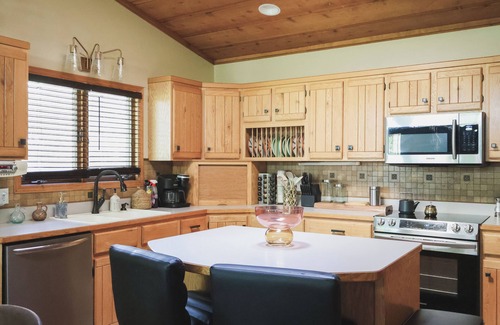 Bismarck House | Superhome Riverbottoms Home in Bismarck