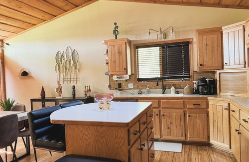 Bismarck House | Superhome Riverbottoms Home in Bismarck