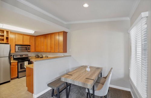 Spring Valley Condo | Superhost 5 Star ⭐️ Service Spacious 1 Bedroom