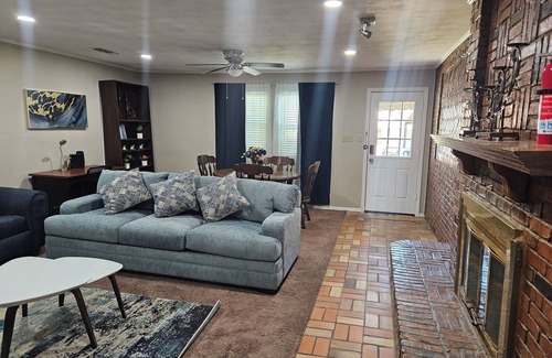Mesquite House | SUPERHOST Grace Galore Unit B, Luxury 2bedrm/w Crib, /Mesquite Convention Center