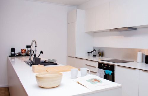 Saint-Josse-ten-Noode Apartment | Superior Serviced Residence w/Parking