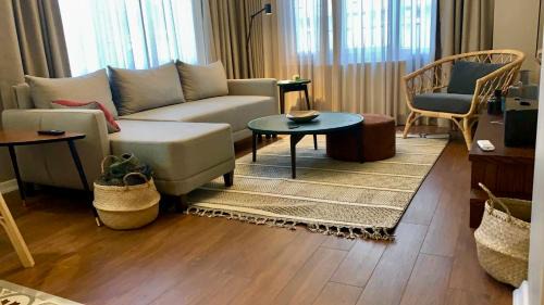 Gumussuyu Mahallesi Apartment | Superior refurbished flat in the heart of Istanbul