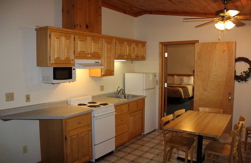Schroeder Hotel | Superior Ridge Resort Motel