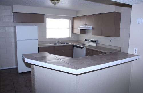 Northeast El Paso Hotel | SuperLodge Motel