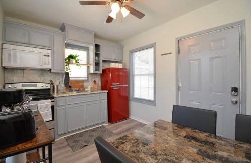 Greater East End Apartment | SuperValue Suite #4 @ East End Revitalized