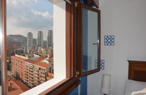Ametzola House | Superviews, parking vigilado en habitación independiente con baño privado en apartamento particular, Français&English